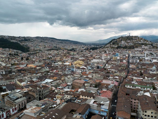 Vista panorámica de Quito desde las alturas