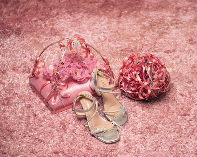 Accesorios tradicionales de quinceañera ecuatoriana