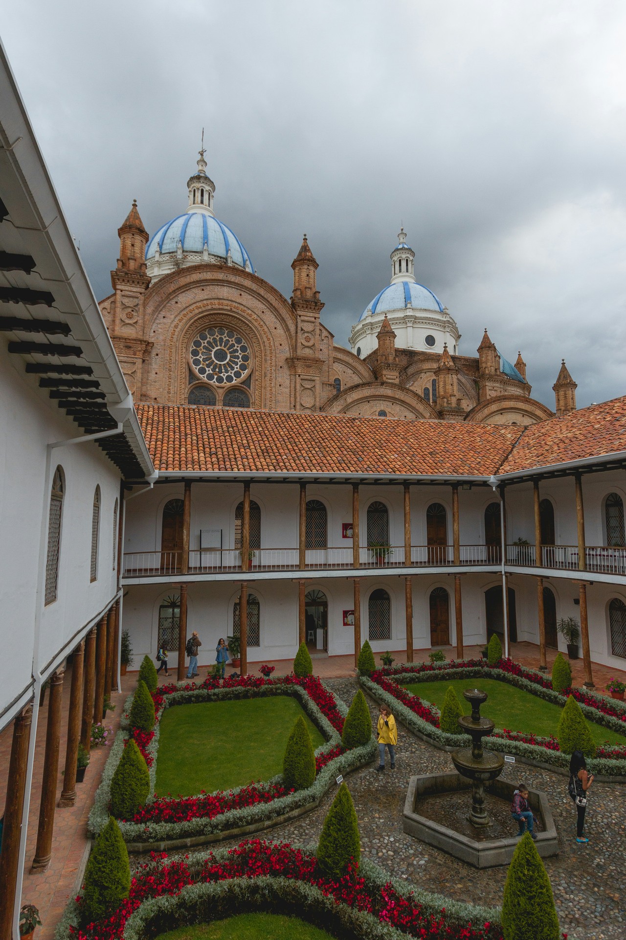 Arquitectura colonial de Cuenca: claustro del Monasterio de la Inmaculada Concepción