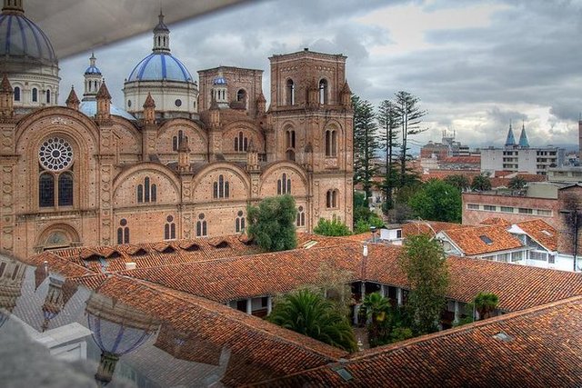Catedral de Cuenca: joya de la arquitectura colonial ecuatoriana