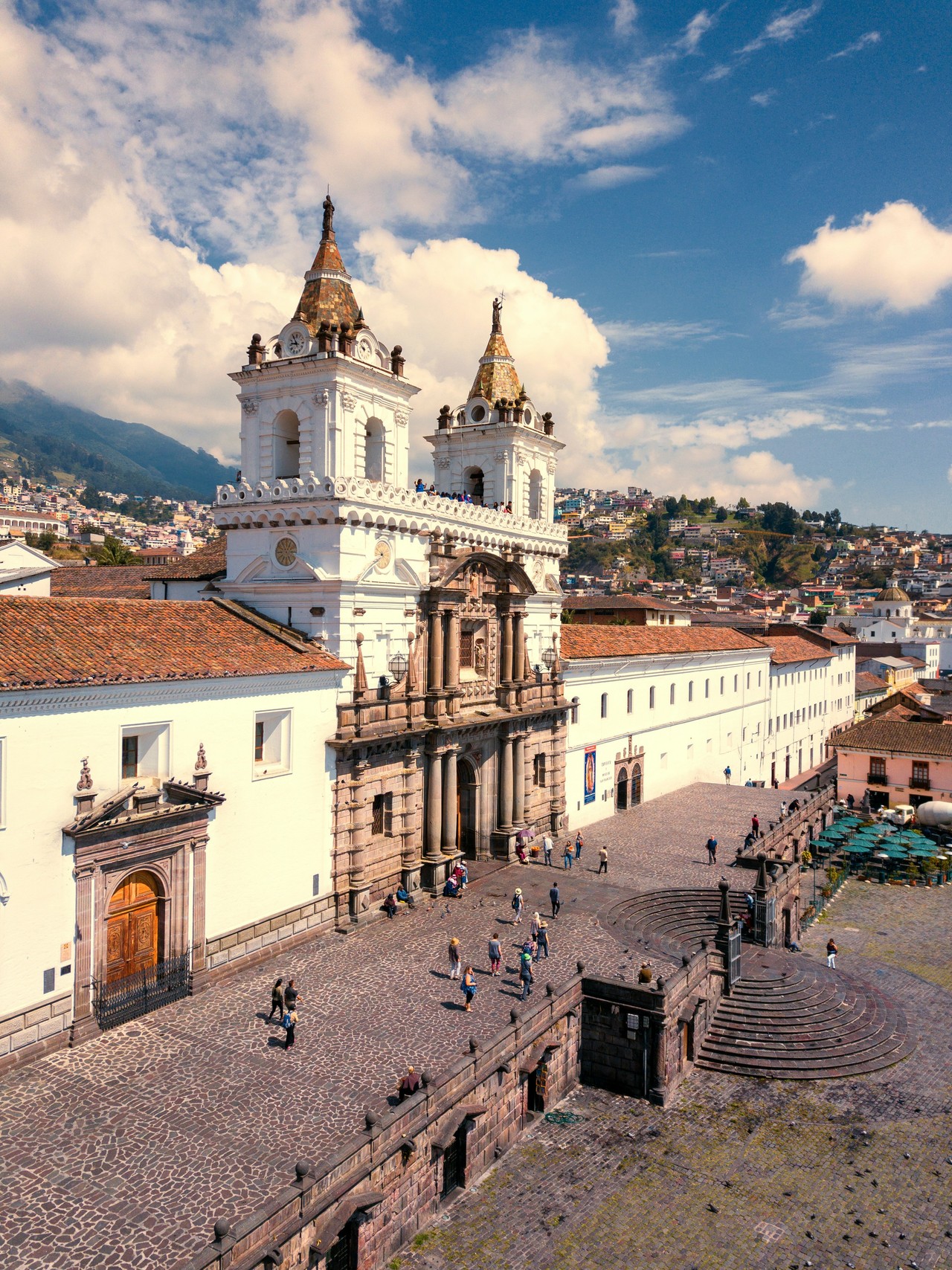 Basílica del Voto Nacional en el Centro Histórico de Quito