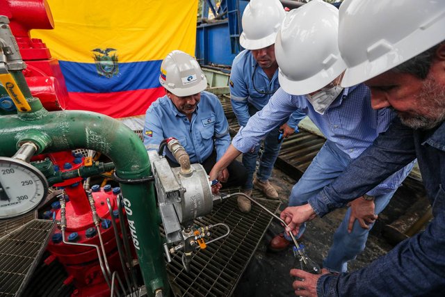 Inspección de operaciones petroleras en Ecuador
