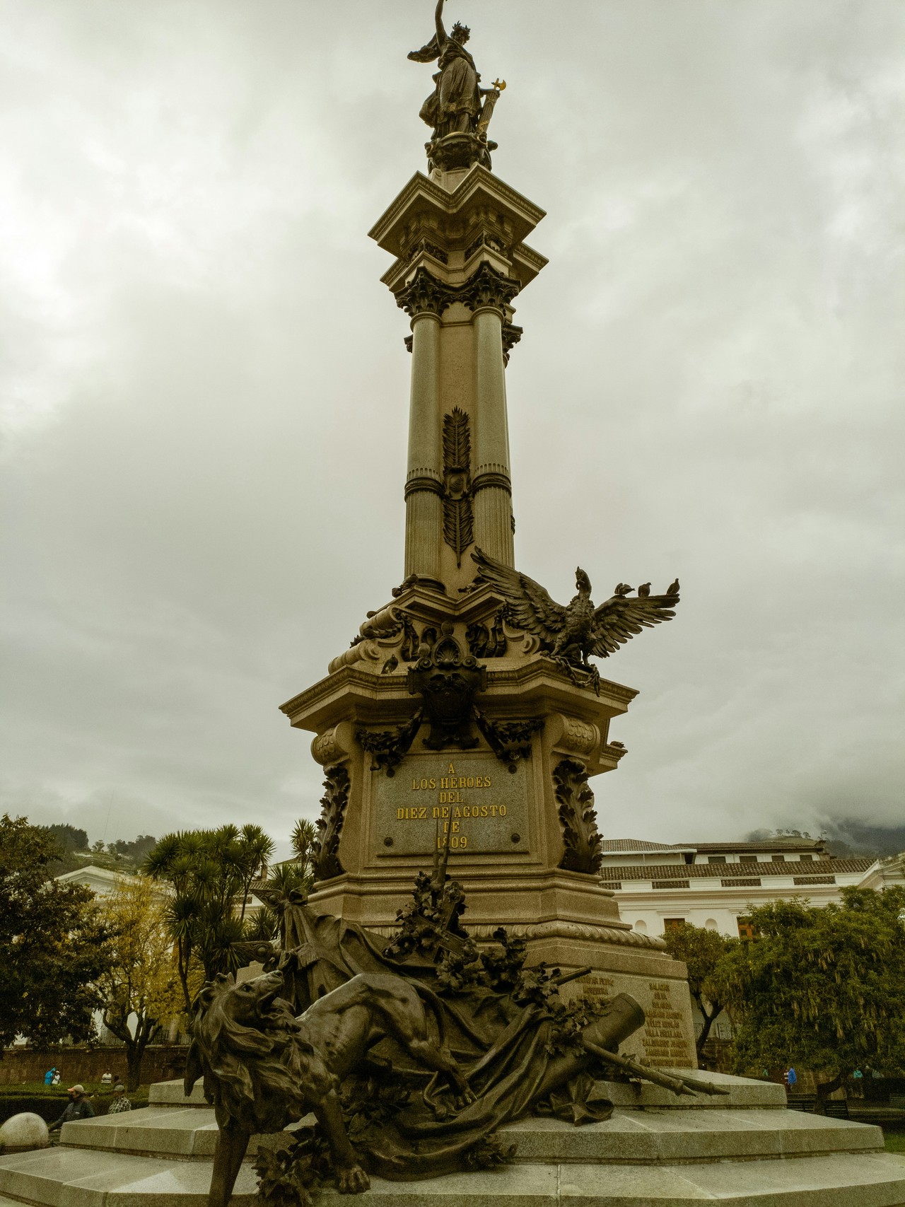 Monumento histórico en el centro de Quito