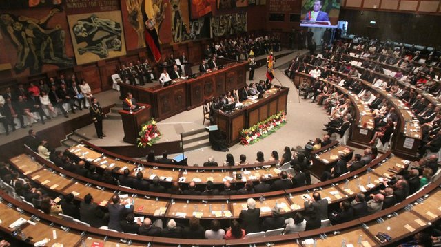 Sesión plenaria en el hemiciclo de la Asamblea Nacional del Ecuador