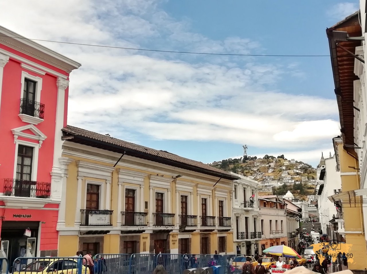 Centro Histórico de Quito: Arquitectura Colonial y Vida Urbana