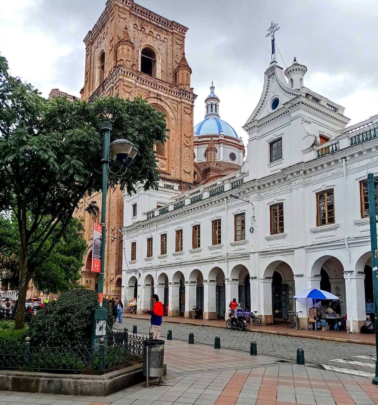 Parque Calderón, corazón colonial de Cuenca