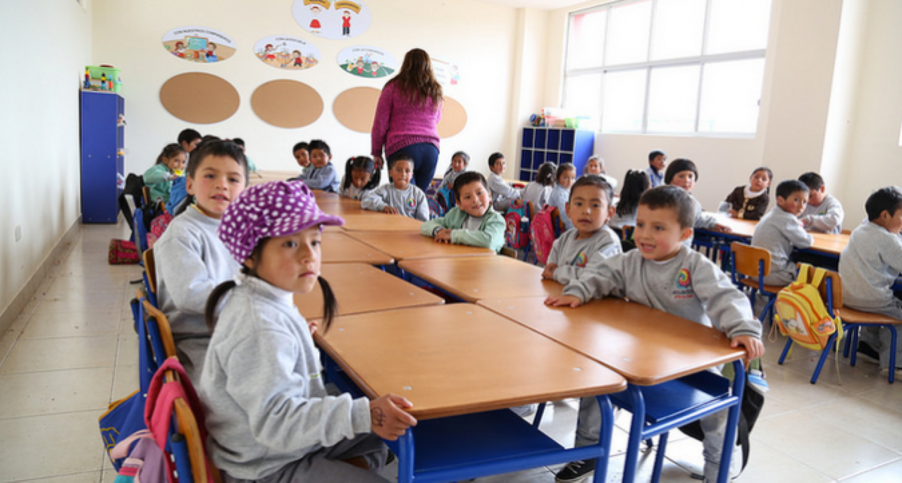 Aula de escuela primaria en Ecuador