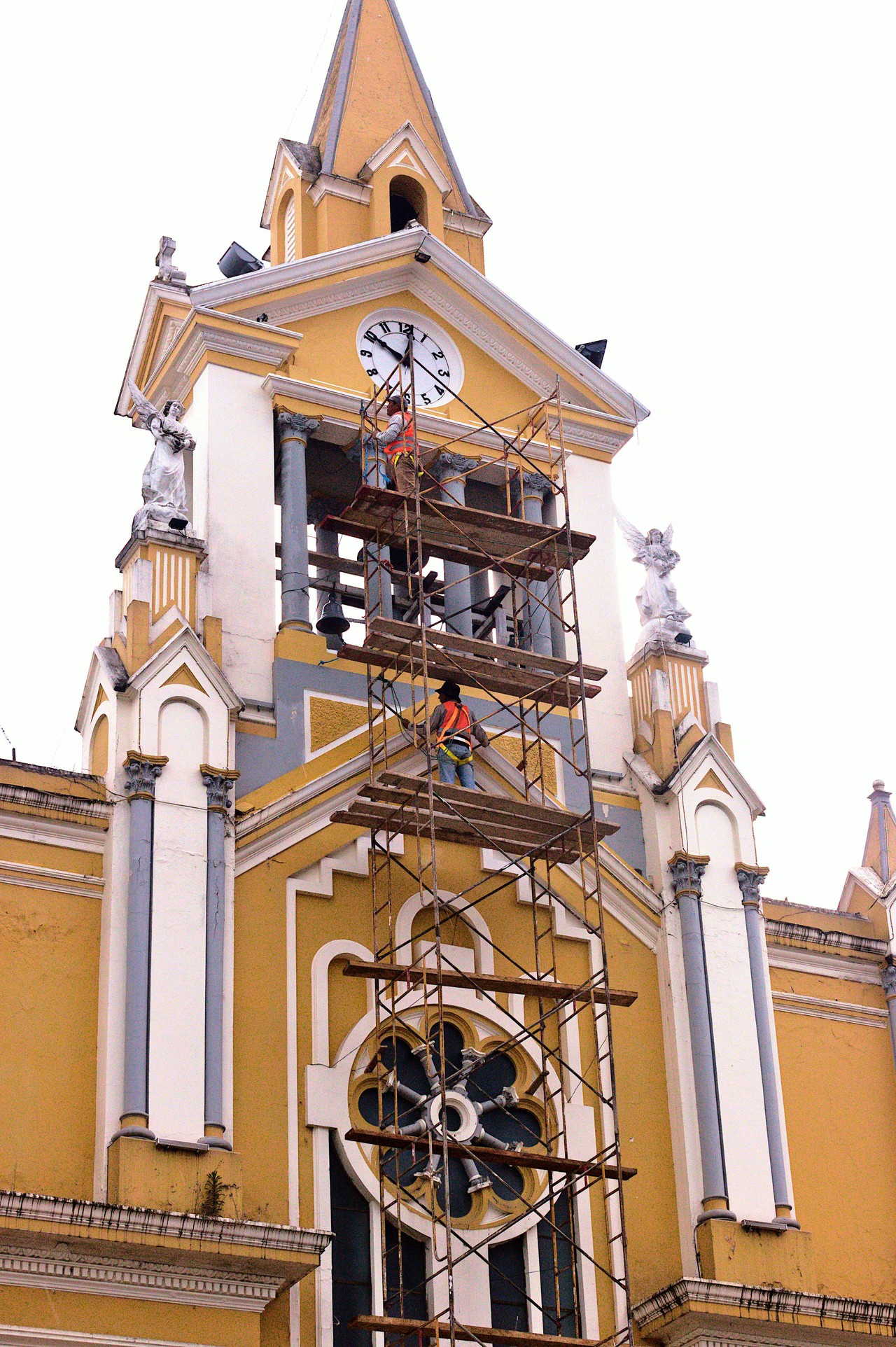 Torre del reloj de la Asamblea Nacional del Ecuador