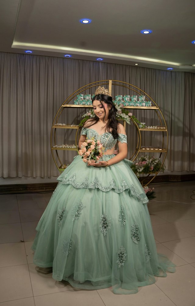 Celebración de quinceañera: tradición ecuatoriana de paso a la adultez