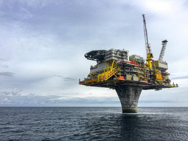 Plataforma petrolera marina en aguas ecuatorianas