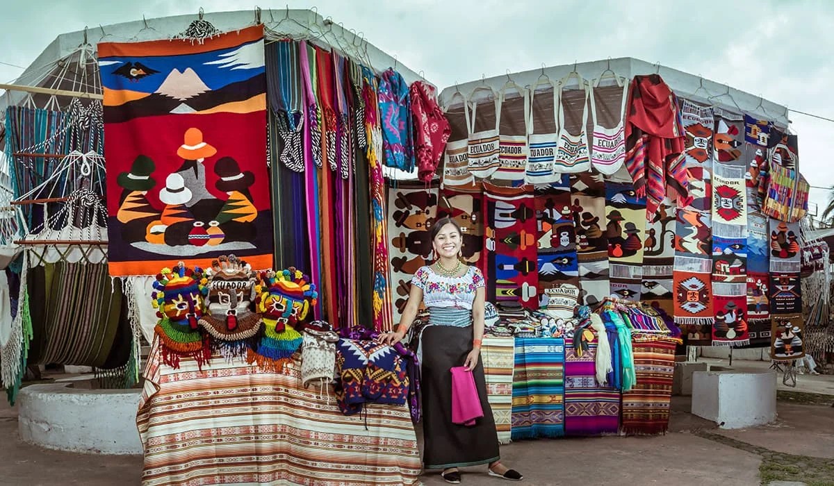 Mercado indígena de Otavalo: Tradición y artesanía ecuatoriana