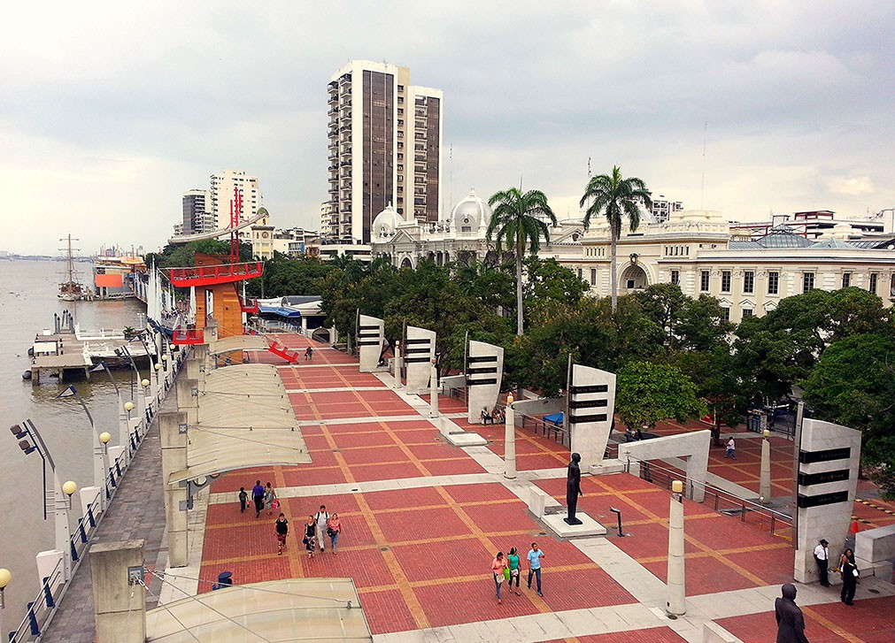 Vista panorámica del Malecón 2000 en Guayaquil