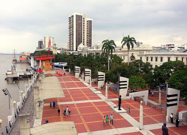 Vista panorámica del Malecón 2000 en Guayaquil